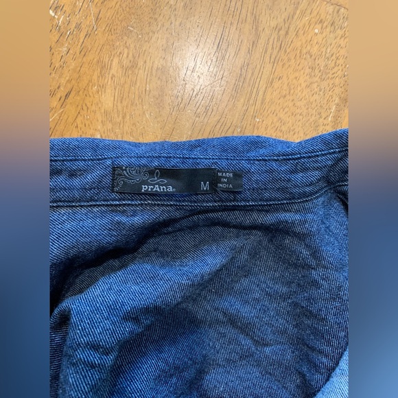 PrAna Ediza tie front chambray button up in Size M - Picture 7 of 7